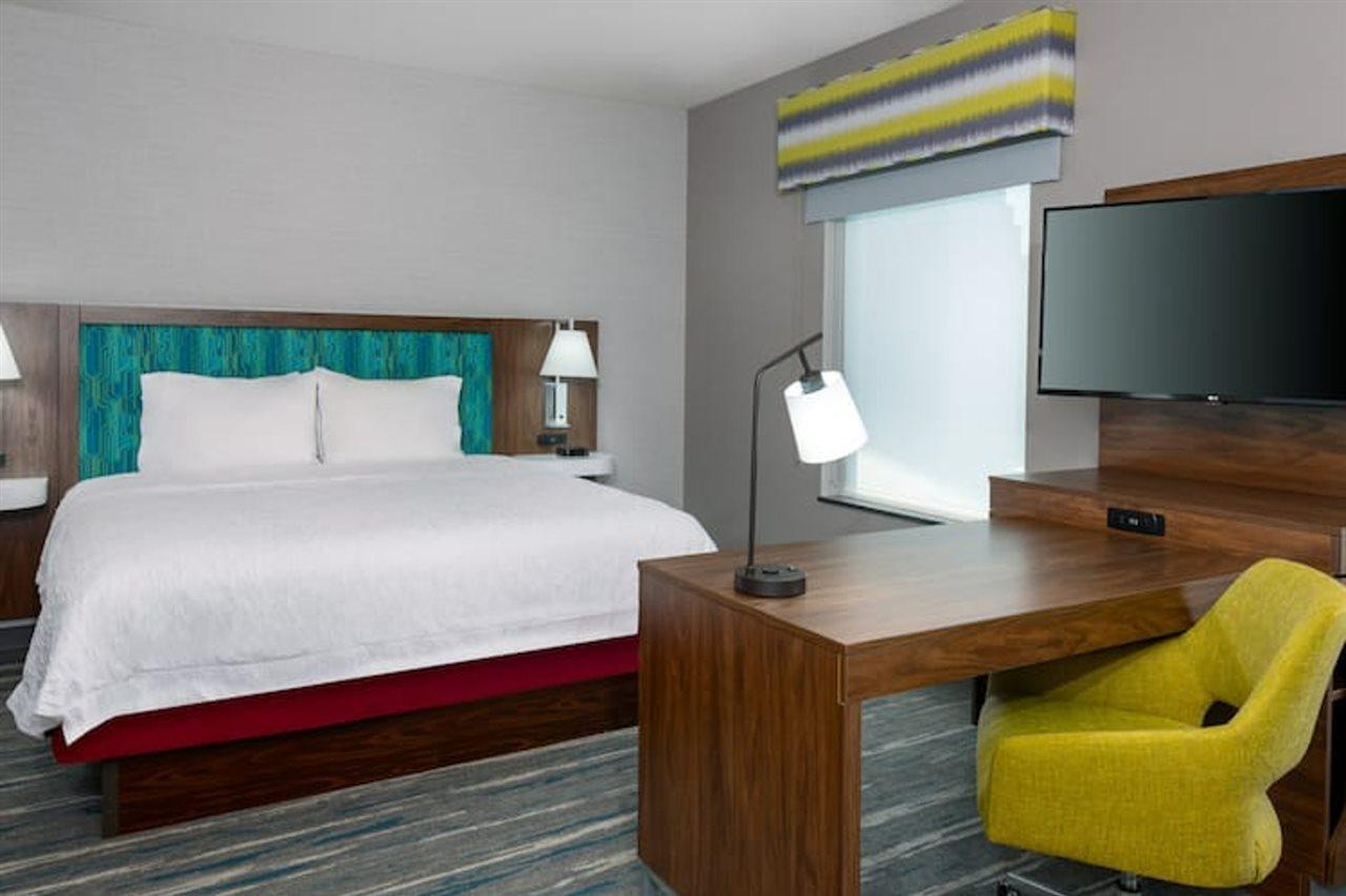 Hampton Inn & Suites Farmington Bagian luar foto